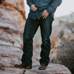 1312 Fit Jeans With a Pieced Back Pocket