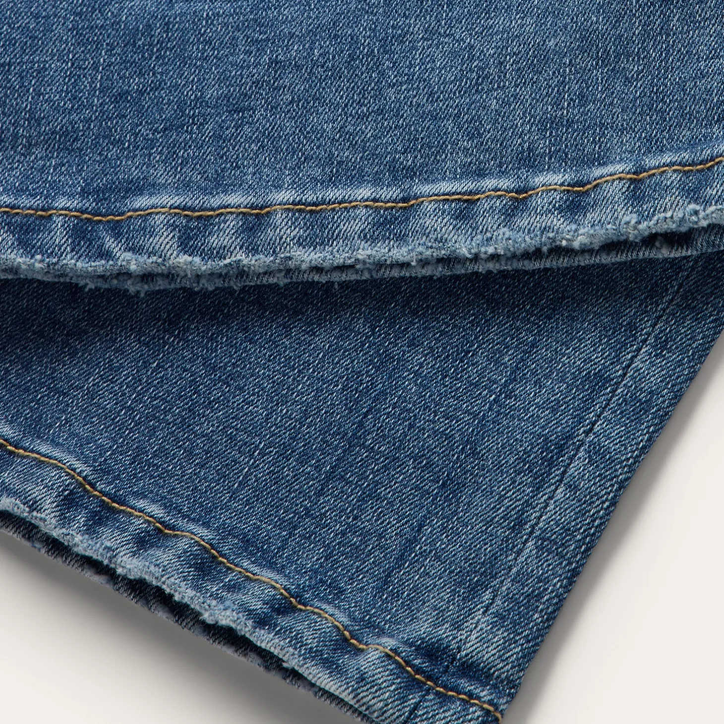 915 High Rise Straight Fit Jeans