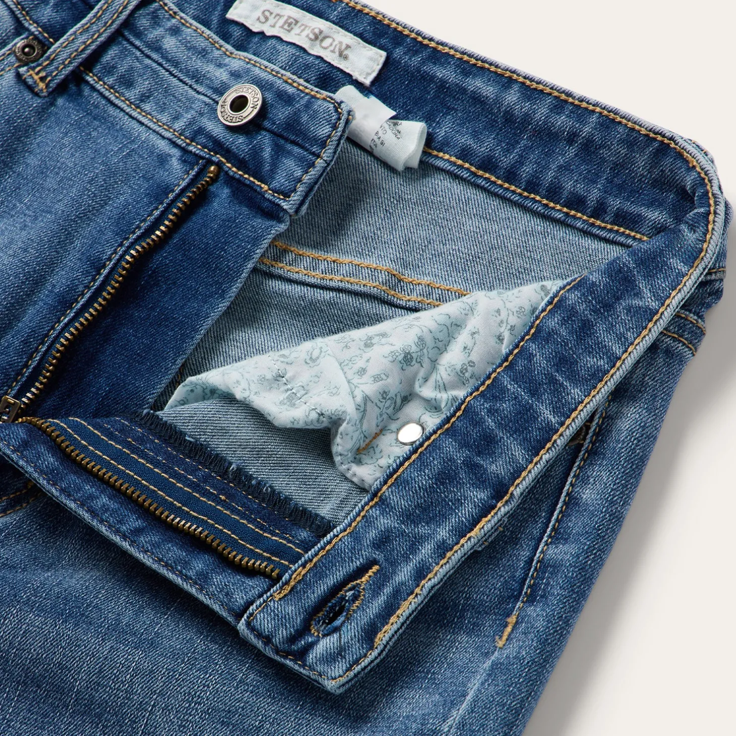 915 High Rise Straight Fit Jeans