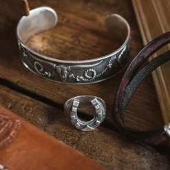 Horseshoe Ring