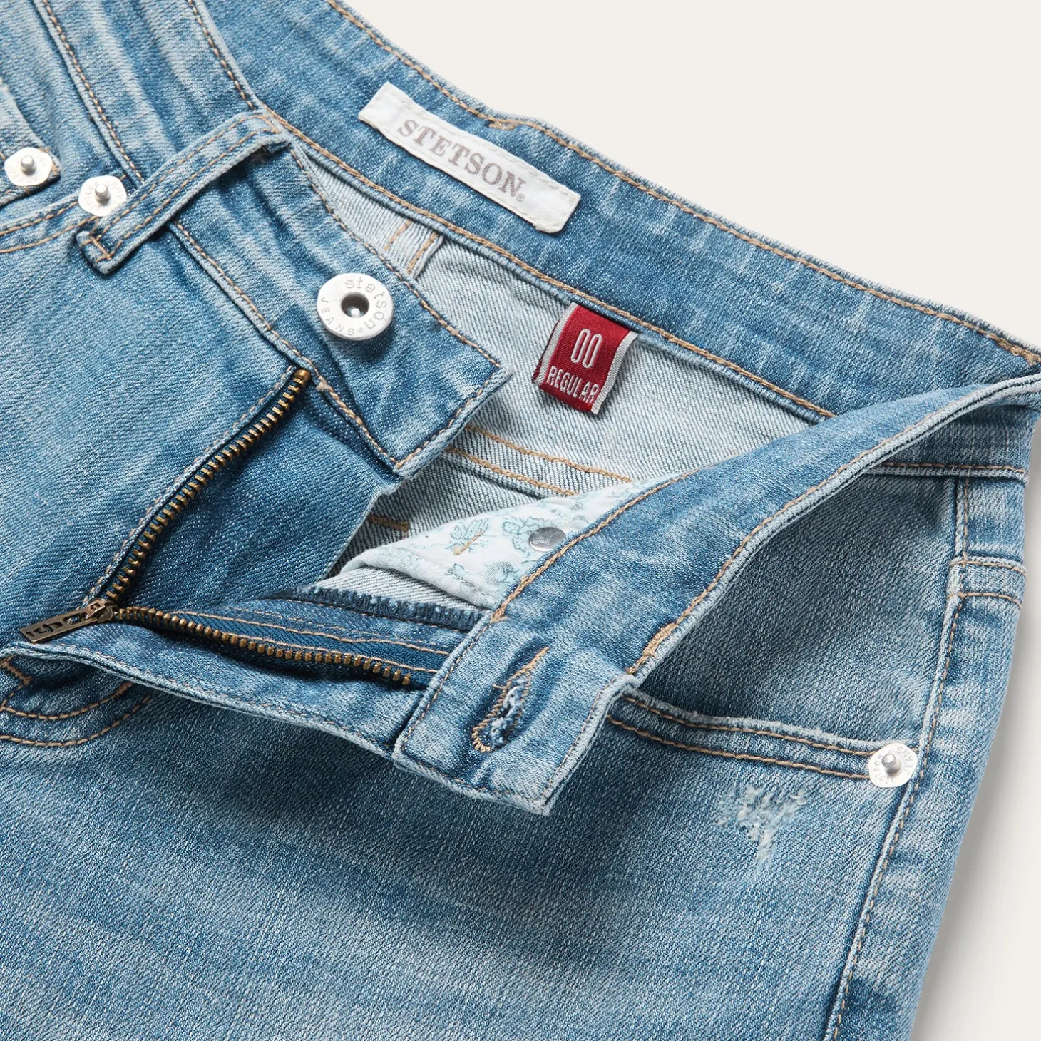 675 Mid-Rise Wide Leg Jean
